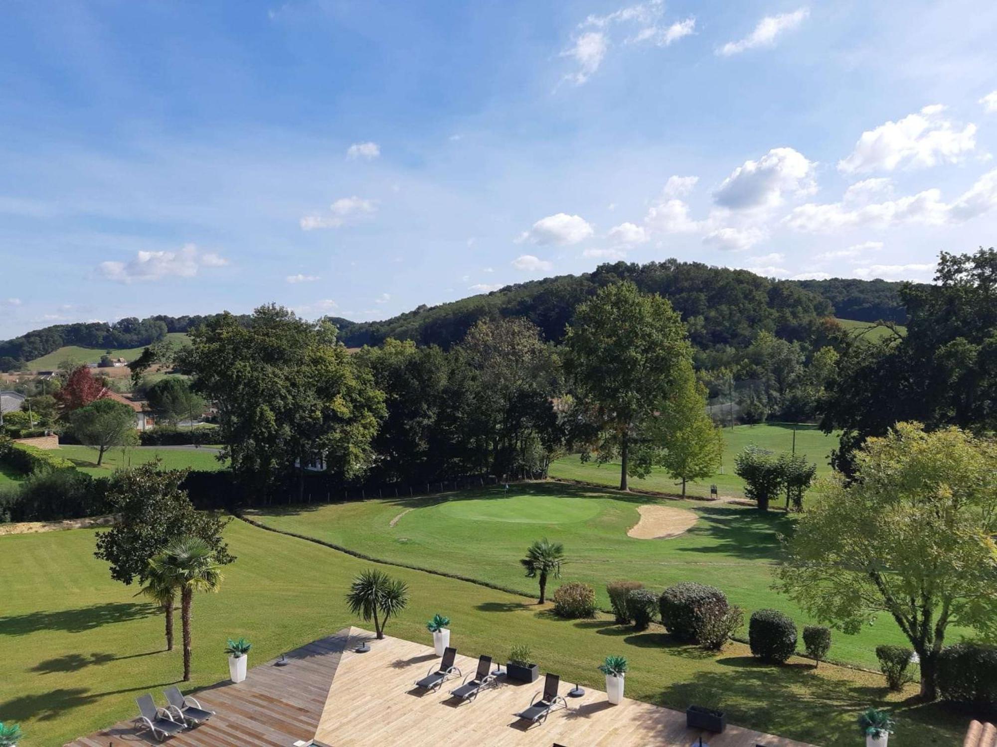 Brit Hotel Du Golf Le Lodge Сали-де-Беарн Экстерьер фото
